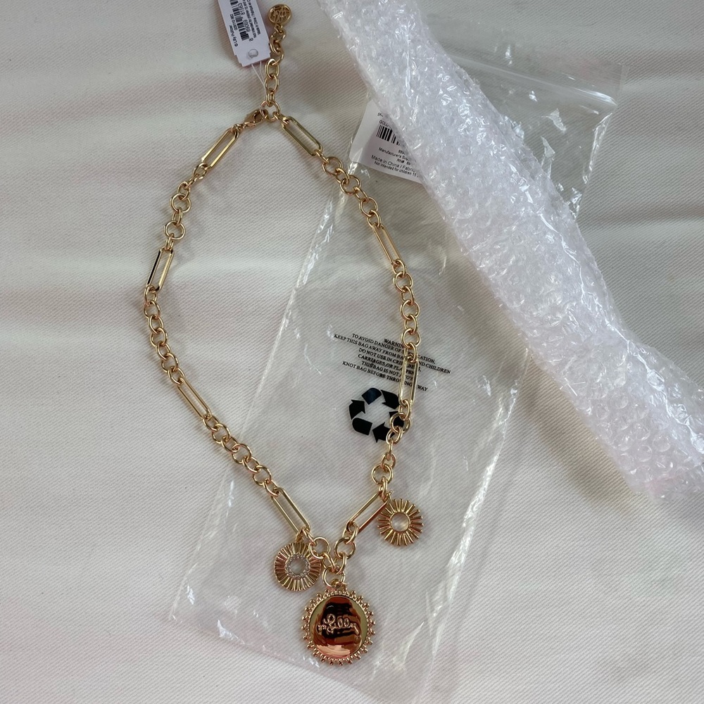 NWT necklace
